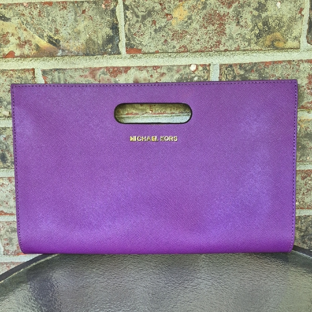 MICHAEL KORS CLUTCH